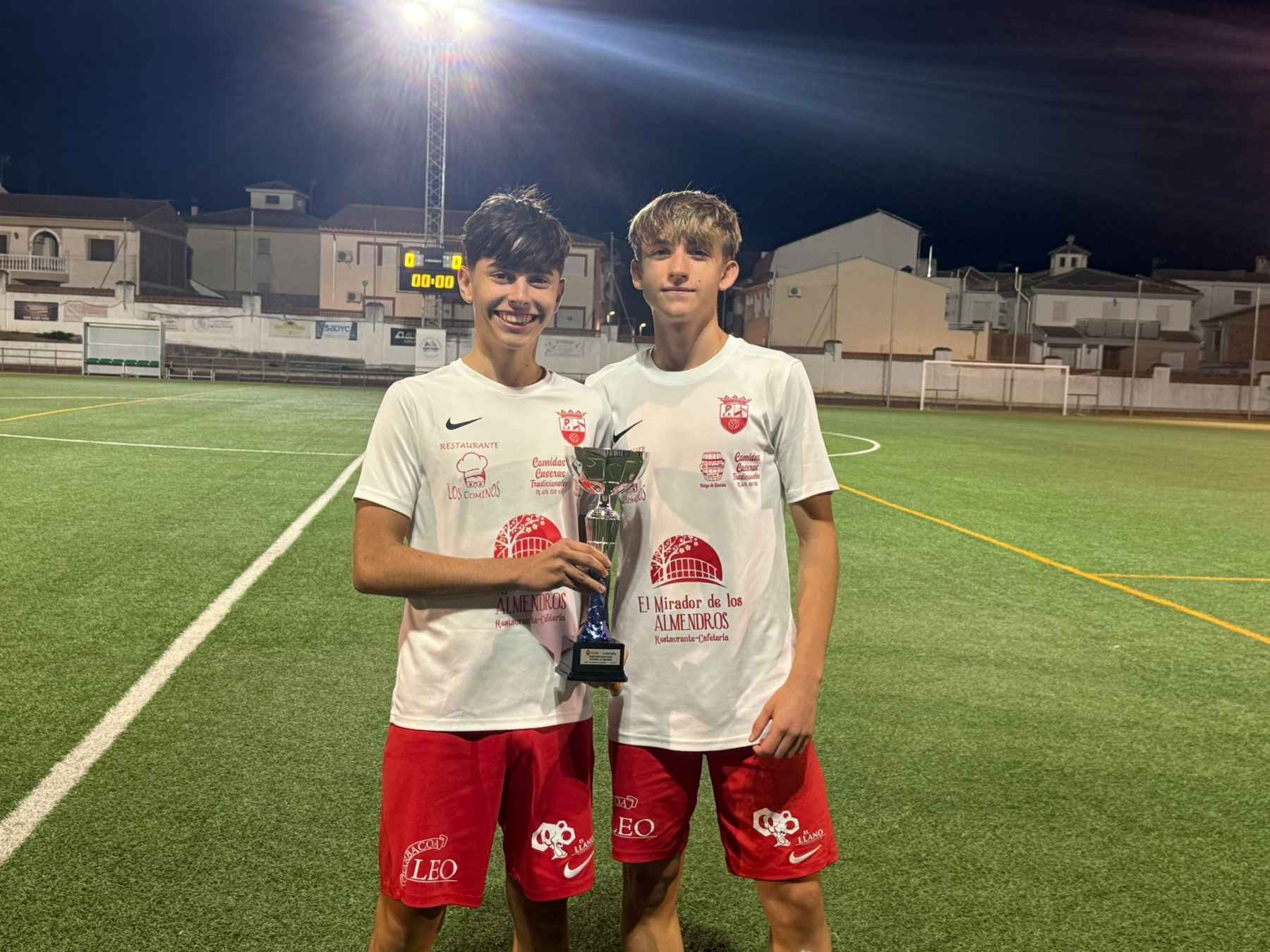 Los juveniles Mario Granados y Alberto Aguilera.