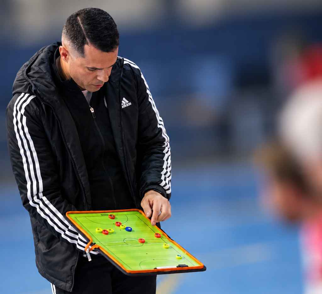 Carlos Díaz.