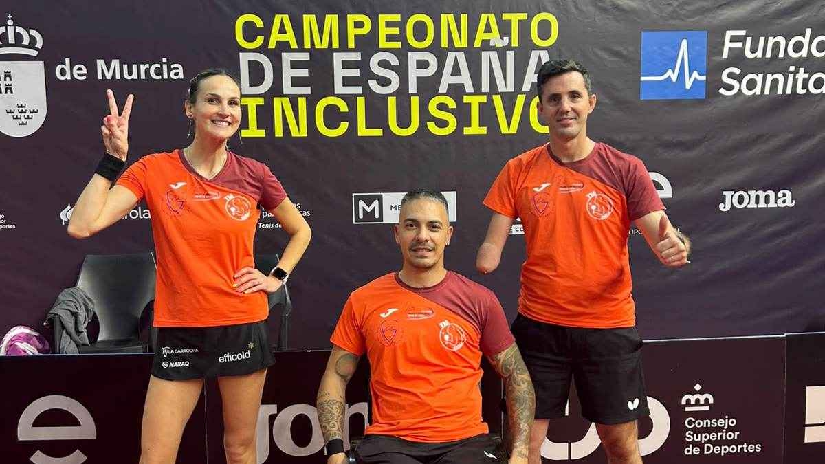 Marija Galonja, junto a sus compañeros del Parla-Priego-Vegas en el Campeonato de España Inclusivo.