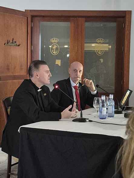 José Antonio Jiménez Cabello, durante la presentación de su novela.