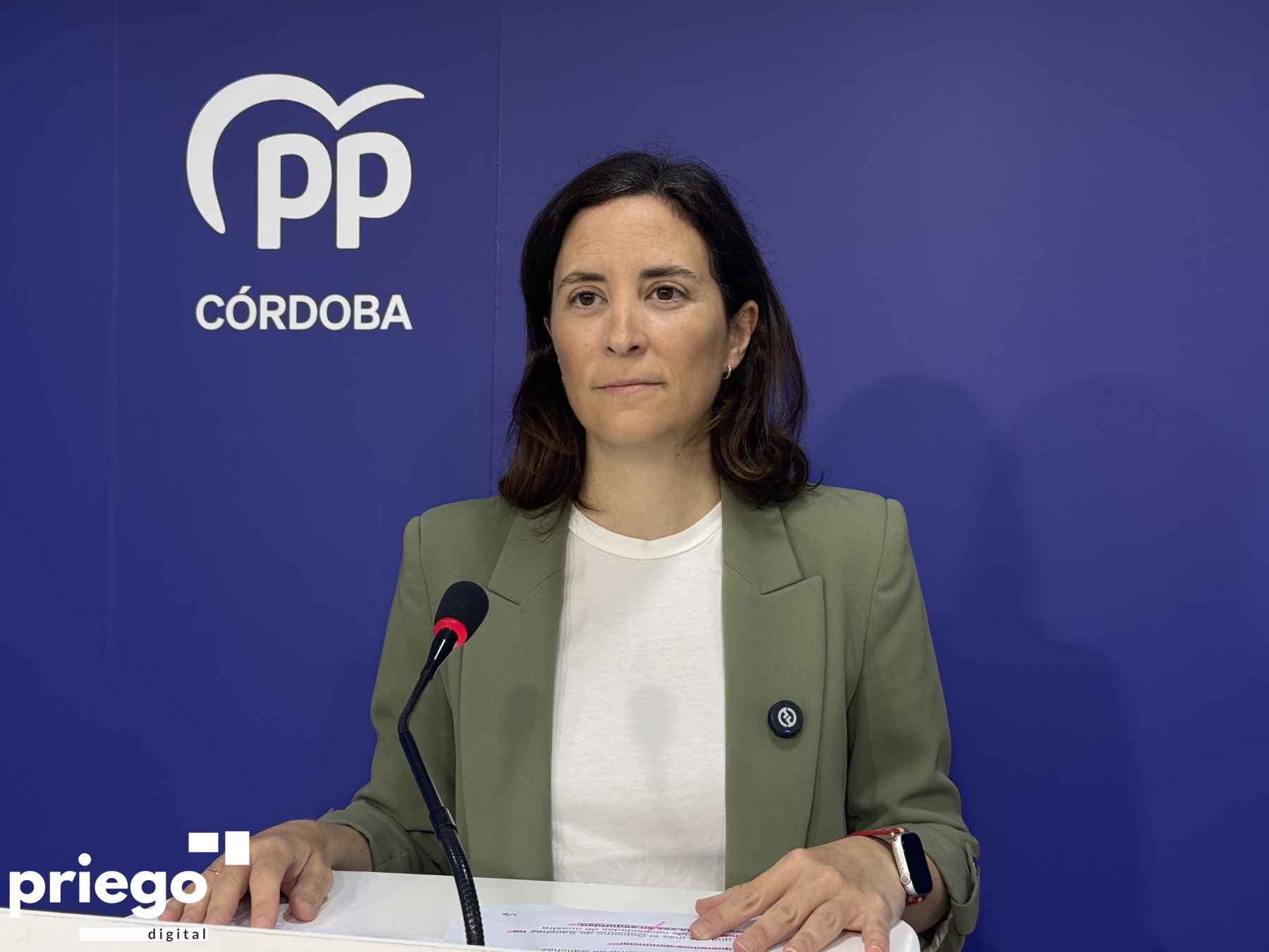 Cristina Casanueva, en rueda de prensa en la sede del PP de Córdoba.