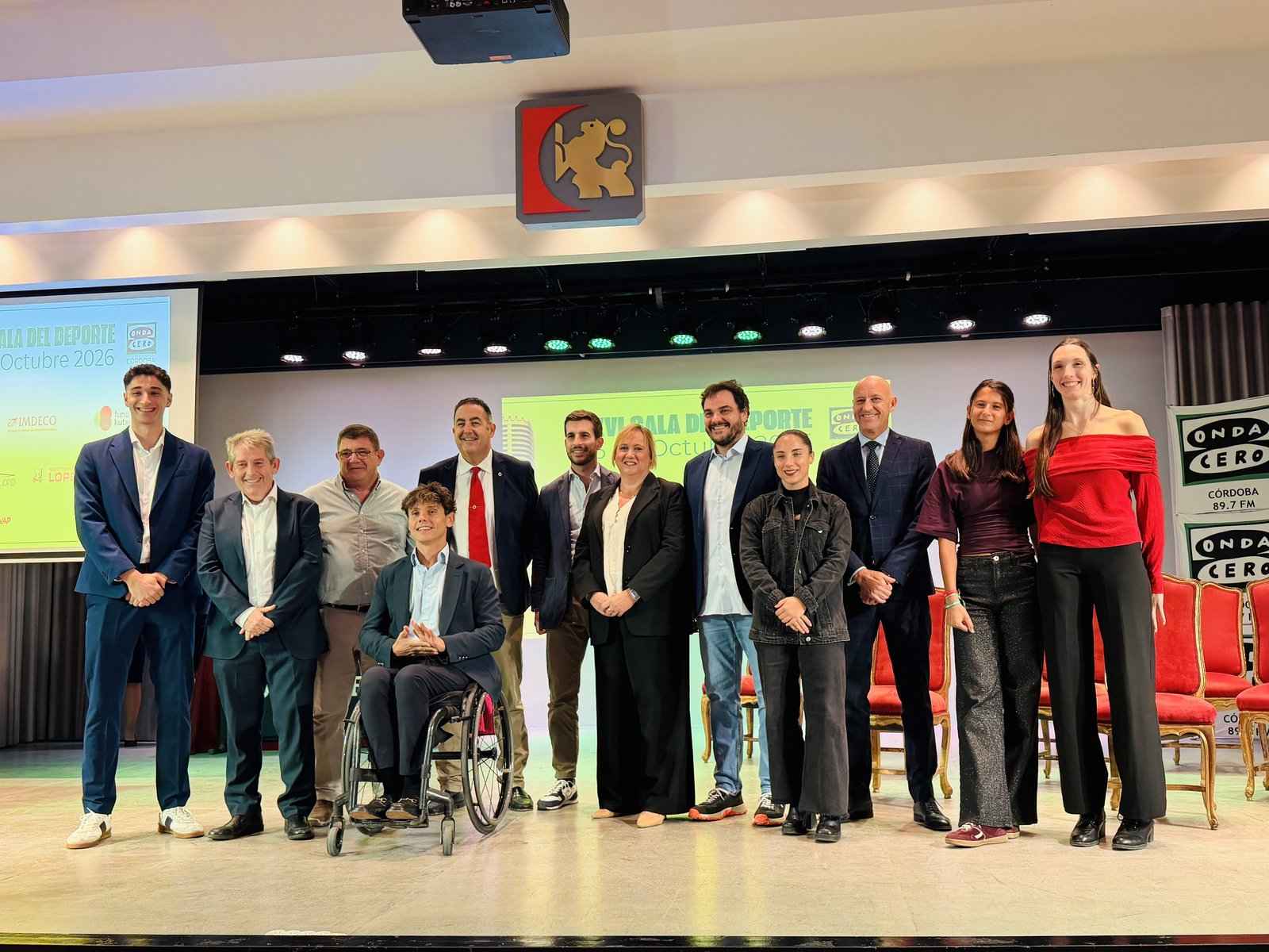 Foto de familia de los premiados en la XXVI Gala del Deporte de Onda Cero Córdoba.