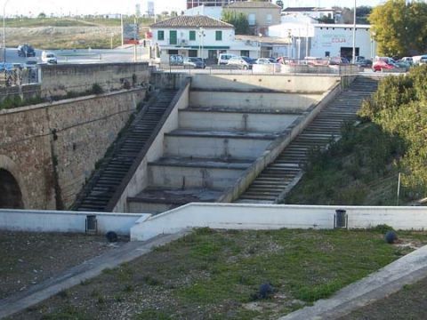 Aspecto de una fuente y del conocido como "Molino del Duque". (Foto: J. Moreno)