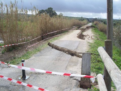 Daños en un tramo de la Vía Verde en febrero del 2010. (Foto: J. Moreno)