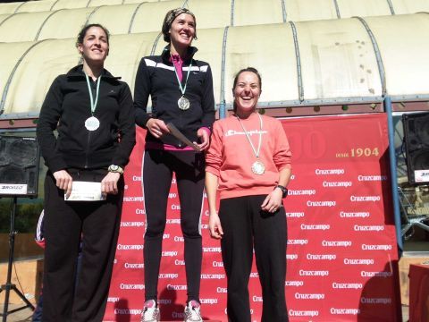 Aguilera y Muñoz, primera y tercera clasificadas en senior B femenino. (Foto: Cedida)
