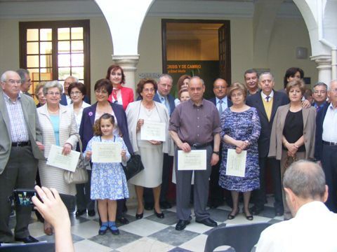 Comerciantes, restauradores y hosteleros homenajeados el pasado sábado. (Foto: Cedida)