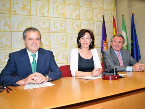 Salvador Fuentes, María Luisa Ceballos y Manuel Gutiérrez, esta mañana durante su comparecencia ante los medios. (Foto: Cedida)