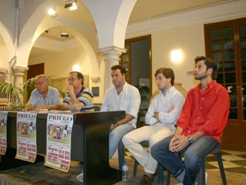 Barba, Forcada, Valdivia, Serrano y Jurado ayer en el Centro Cultural Lozano Sidro. (Foto: R. Cobo)