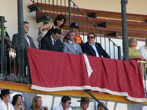 Integrantes del palco presidencial en la novillada del 5 de septiembre. (Foto: R. Cobo)