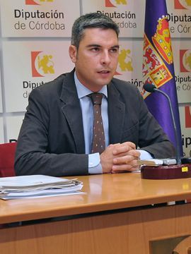 Andrés Lorite durante su comparecencia ante los medios. (Foto: Cedida)