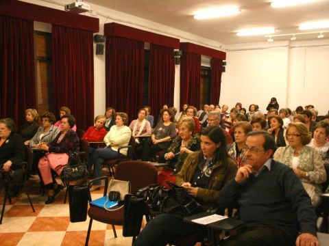 Asistentes a la apertura del curso académico de la Cátedra Intergeneracional. (Foto: A.J.S.)