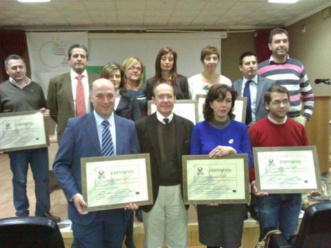 Alcaldes y concejales con el consejero de Medio Ambiente, Juan José Díaz Trillo. (Foto: turismodepriego)