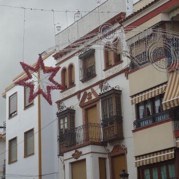 Arco luminoso con motivo navideño. (Foto: J. Moreno)