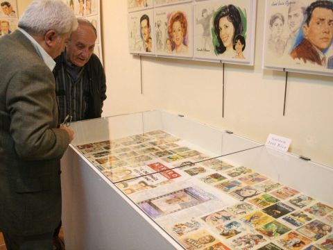 La exposición se completa con propaganda de películas de la colección de José Rico. (Foto: Antonio J. Sobraods)