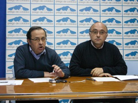 Forcada y Serrano durante la comparecencia ante los medios celebrada esta mañana. (Foto: R. Cobo)