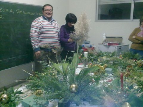 Taller de elaboración de centros de mesa. (Foto: Cedida)