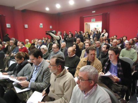 Imagen del salón de actos de la Casa de la Juventud. (Foto: J. Moreno)