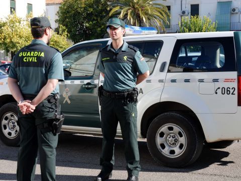 Agentes con la nueva uniformidad. (Foto: Cedida)