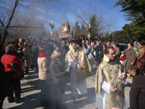 Cortejo procesional por el entorno del Picacho. (Foto: J. Moreno)