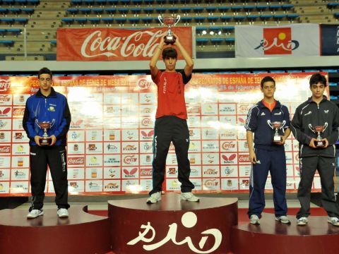 Moisés Álvarez en lo más alto del podio. (Foto: Cedida)