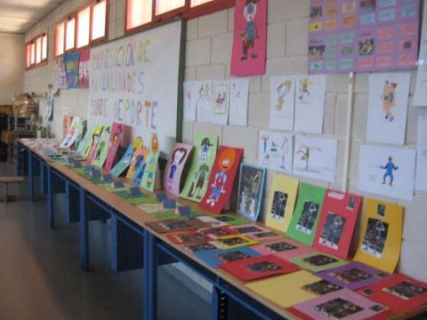 Exposición de manualidades y trabajos. (Foto: Cedida)