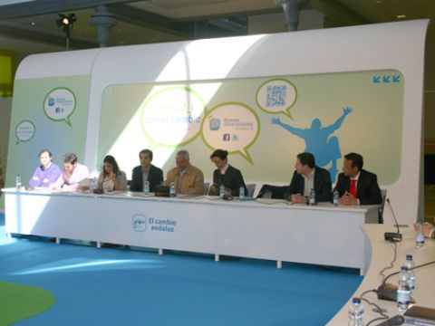 El acto contó con la presencia de una nutrida representación de cargos del PP. (Foto: R. Cobo)