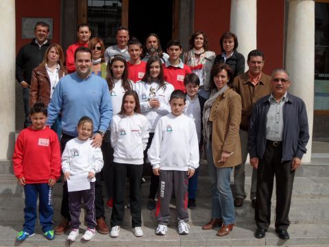 Asistentes al acto celebrado en el Ayuntamiento de Priego. (Foto: Cedida)