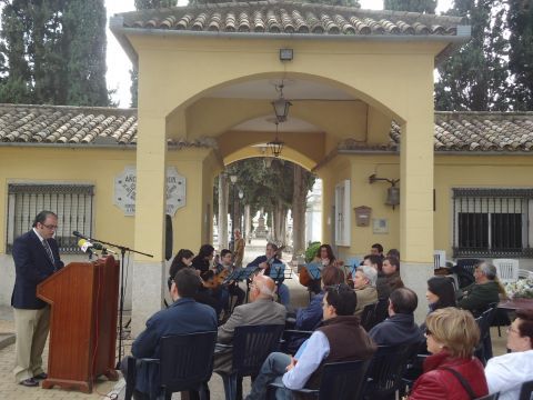 Disertación del profesor Antonio Arrabal. (Foto: J.Moreno)