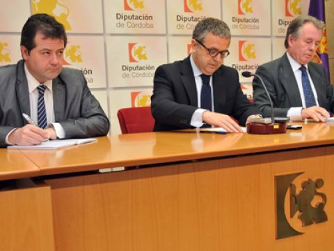 Juan Carlos Jurado, Salvador Fuentes y Manuel Gutiérrez durante su comparecencia ante los medios. (Foto: Cedida)