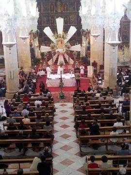 Vista de la Parroquia de la Asunción durante la celebración de la Solemne Función Religiosa del domingo. (Foto: Antonio J. Sobrados)