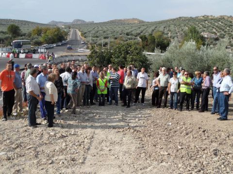Imagen de la concentración celebrada el pasado año junto a la variante de El Cañuelo. (Foto: Cedida)