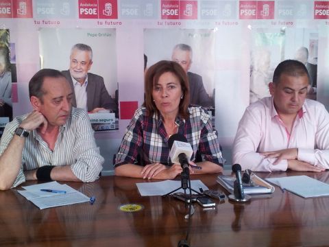 Ortiz, secundada por Arturo Matilla y Juan Onieva. (Foto: Antonio J. Sobrados)