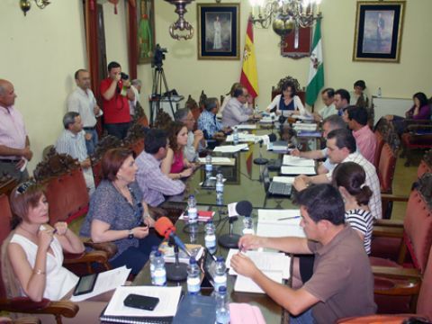 Inicio de la sesión plenaria de carácter ordinario celebrada ayer miércoles. (Foto: R. Cobo)