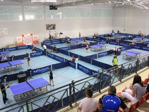 Aspecto que presentaba el pabellón cubierto de Carcabuey durante el torneo. (Foto: Cedida)