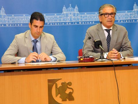 Palomares y Pineda durante su intervención. (Foto: Cedida)