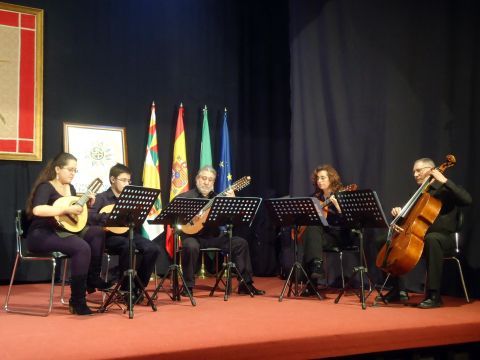 El grupo Plectroarmonía amenizó el acto de apertura. (Foto: J. Moreno)