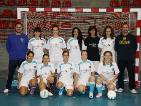Plantilla y cuerpo técnico del equipo femenino. (Foto: Cedida)