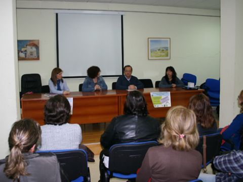 Acto inaugural de la Escuela de Padres y Madres de este año. (Foto: R. Cobo)