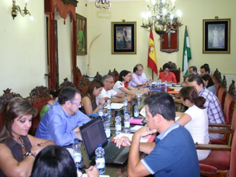 Preámbulo de la sesión plenaria celebrada el pasado viernes. (Foto: R. Cobo)
