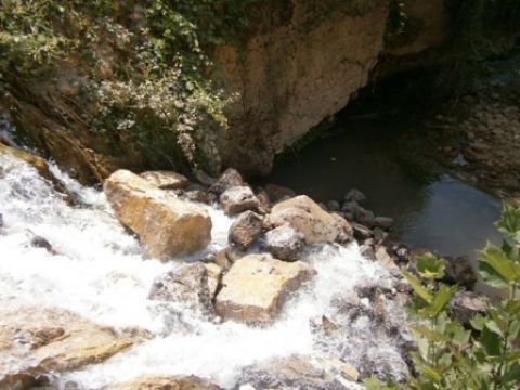 Relleno del salto histórico del azud. (Foto: Cedida)