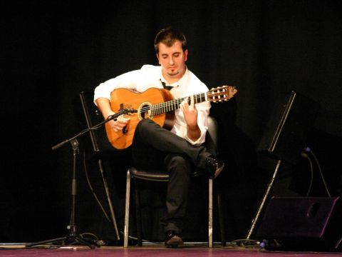 Luis Víctor Pérez ayer durante su actuación. (Foto: R. Cobo)