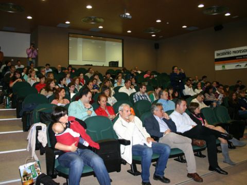 Aspecto que presentaba el salón de actos del Jardín Micológica La Trufa. (Foto: R. Cobo)