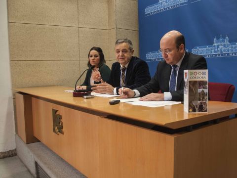Soriano, Fuentes y Navas durante la presentación de la presencia cordobesa en Fitur. (Foto: Cedida)