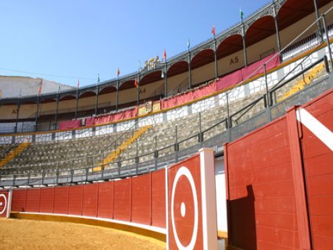 Panorámica de los tendidos de Las Canteras, cuya apertura al público es en estos momentos una incógnita. (R. Cobo)