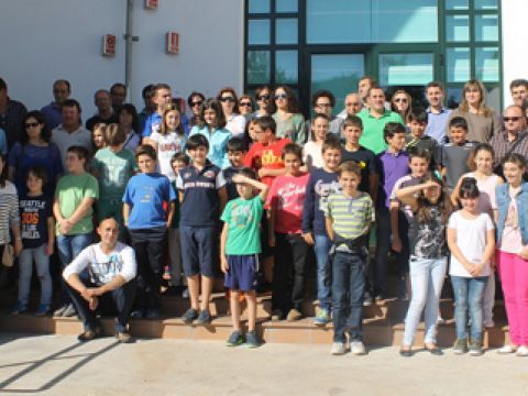 Participantes y familiares durante la visita a la almazara celebrada el pasado jueves. (Foto: Cedida)